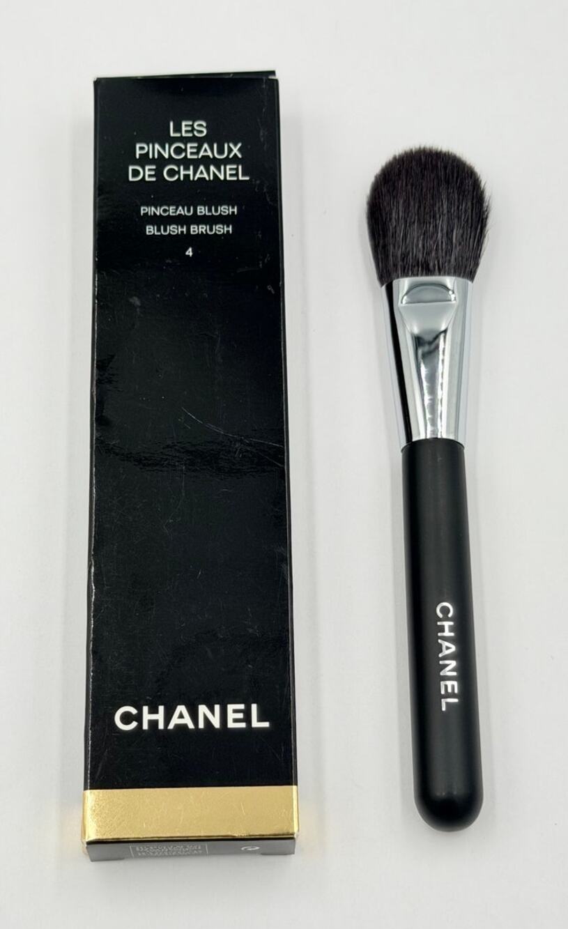 Chanel Les Pinceaux De Chanel Pinceau Blush Brush No. 4 NEW Makeup Brush